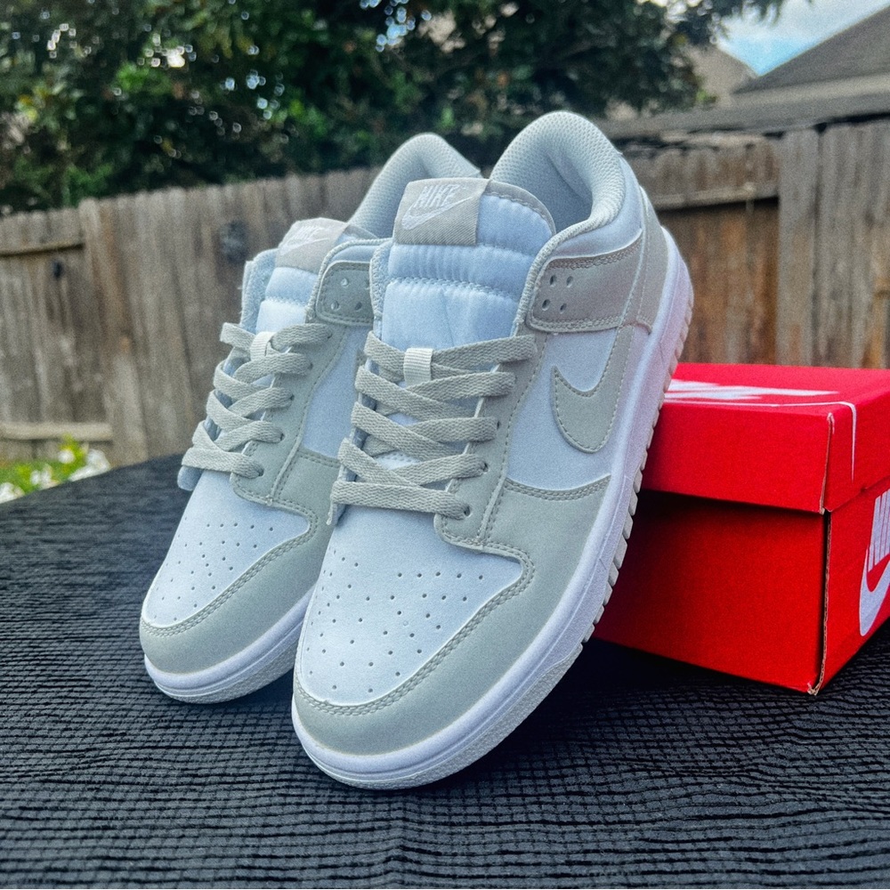 Nike Dunk Low Retro Grey Fog Retro Casual
Sneaker Grey {SIZE 8.5} 🔥😶‍🌫️